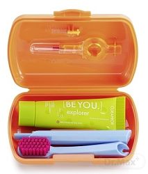 Curaprox Travel Set zubná kefka + CPS medzizubné kefky 2 ks + zubná pasta 10 ml darčeková sada, oranžový